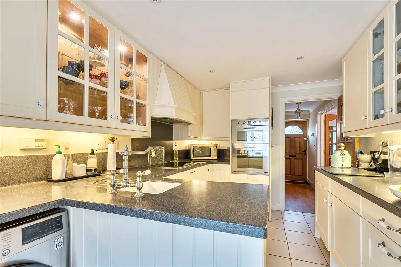 Frog Lane, Haselbury Plucknett, Crewkerne, Somerset, TA18 7RT, photo 6