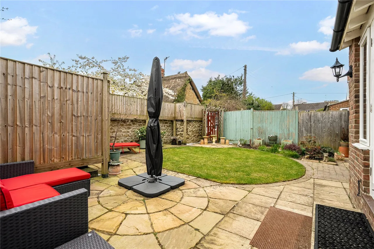 Frog Lane, Haselbury Plucknett, Crewkerne, Somerset, TA18 7RT, photo 4