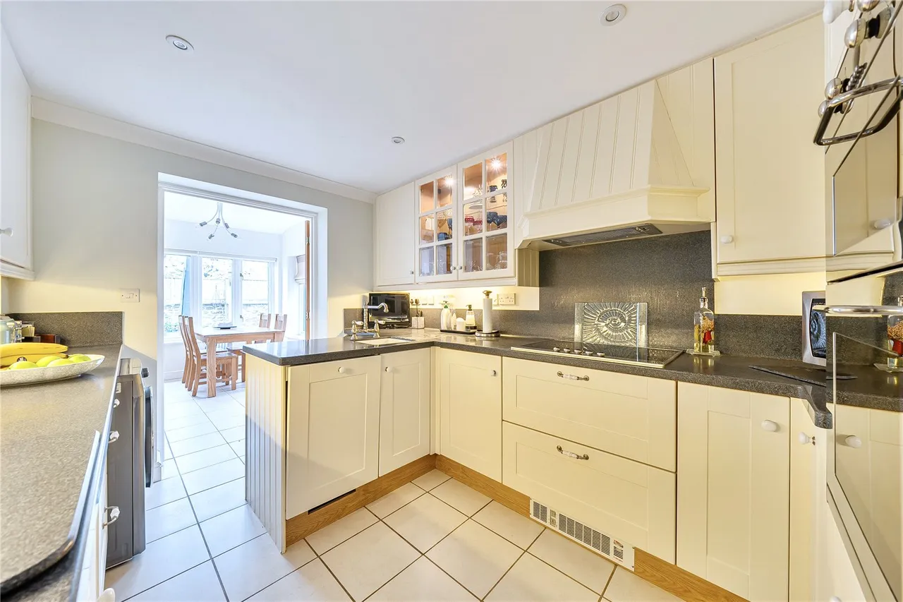 Frog Lane, Haselbury Plucknett, Crewkerne, Somerset, TA18 7RT, photo 5