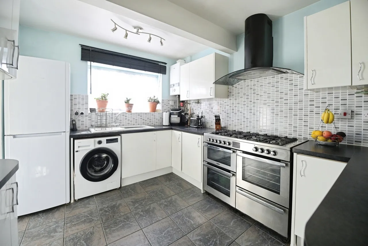 Fullers Close, Romford, RM5, photo 2