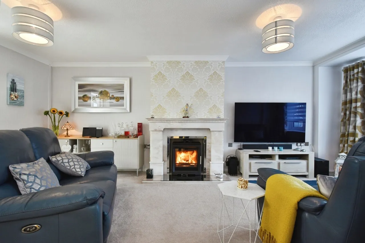 Heol Ceirios, Llandybie, SA18, photo 2