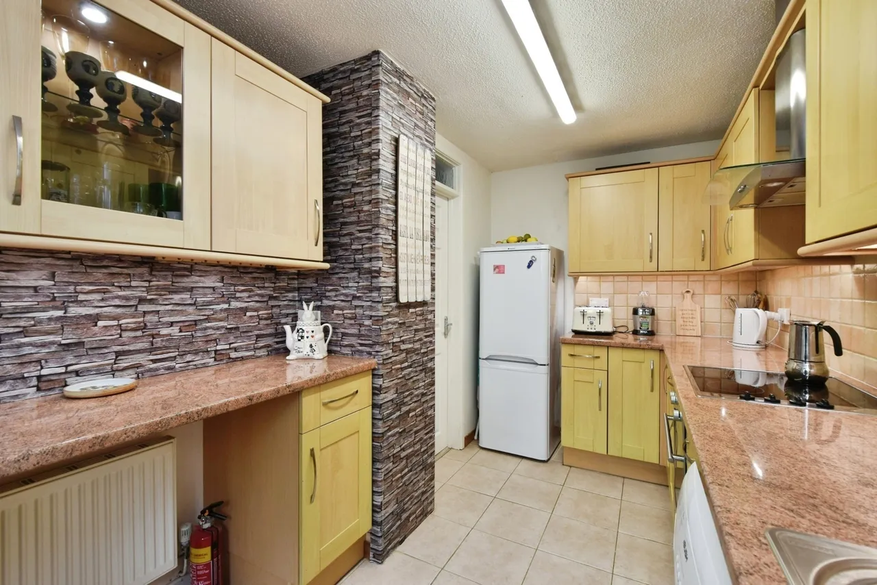 Heol Ceirios, Llandybie, SA18, photo 15