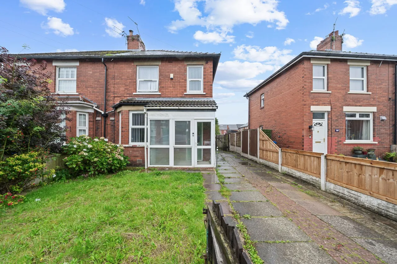 Coronation Street, Ashton-In-Makerfield, WN4, photo 5
