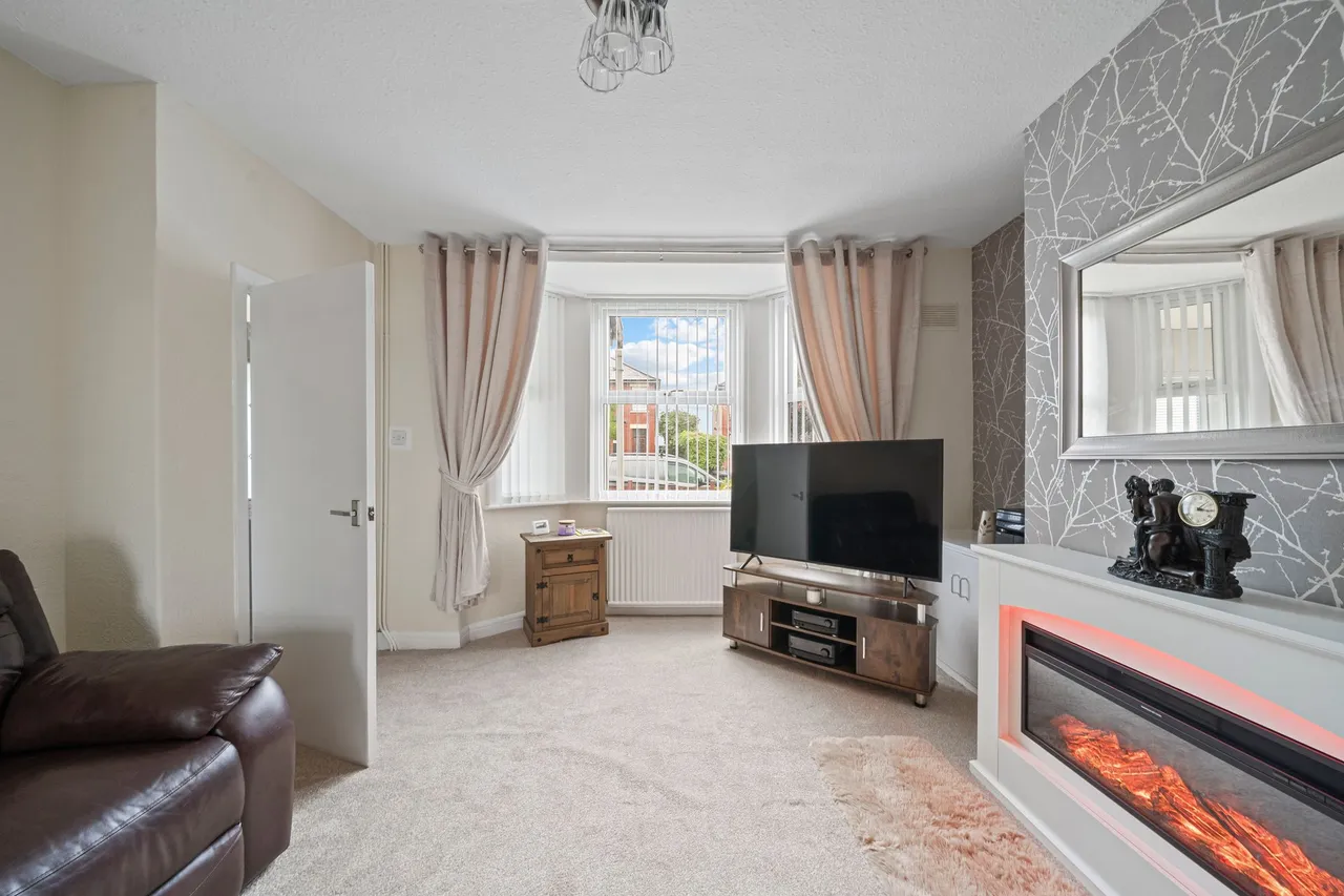 Coronation Street, Ashton-In-Makerfield, WN4, photo 2
