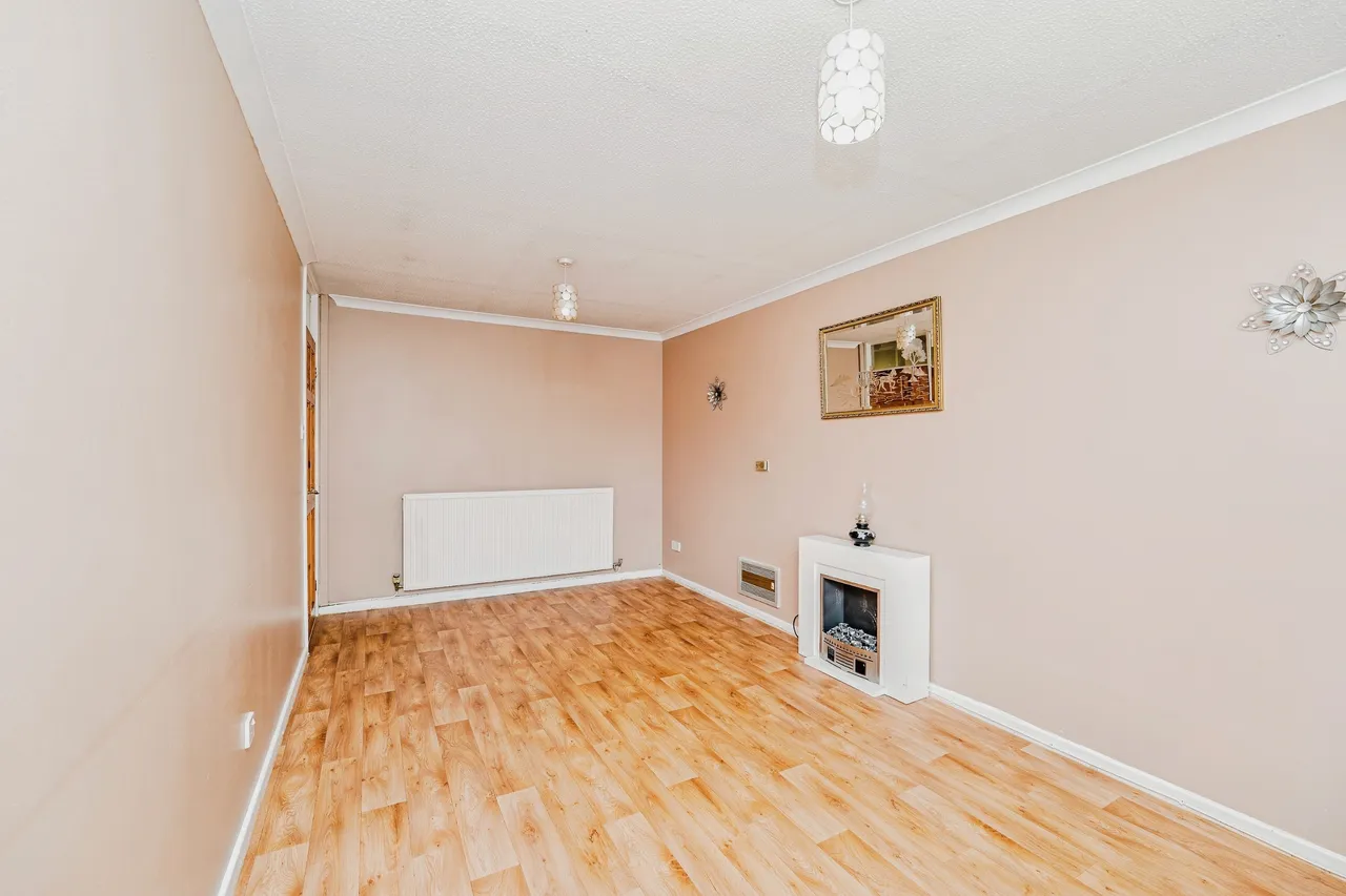 Hazeldene Avenue, Bridgend, photo 5
