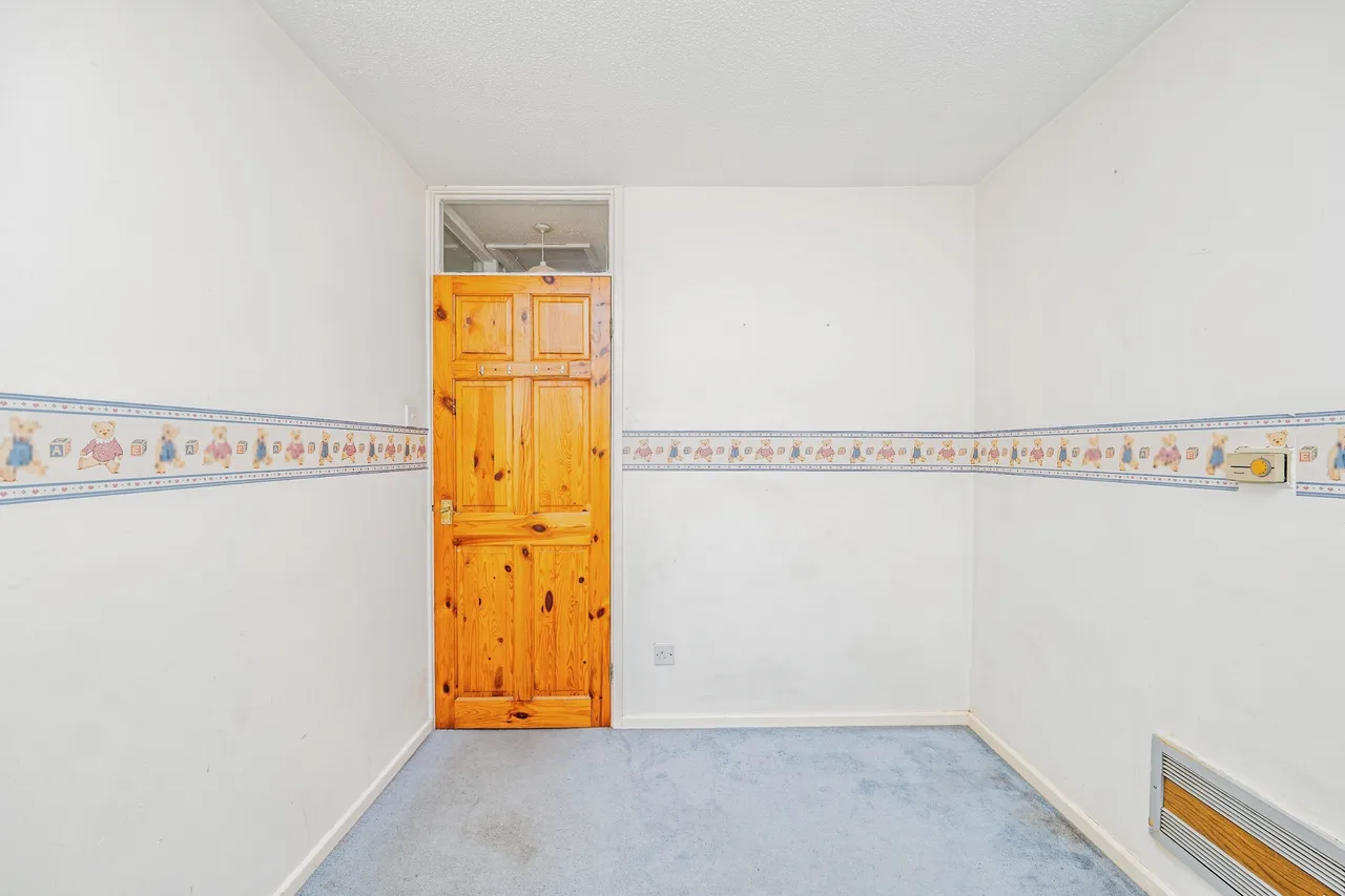 Hazeldene Avenue, Bridgend, photo 11