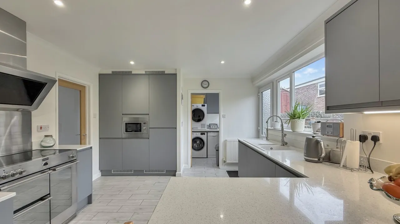 Grange Lane, Warminster, photo 3