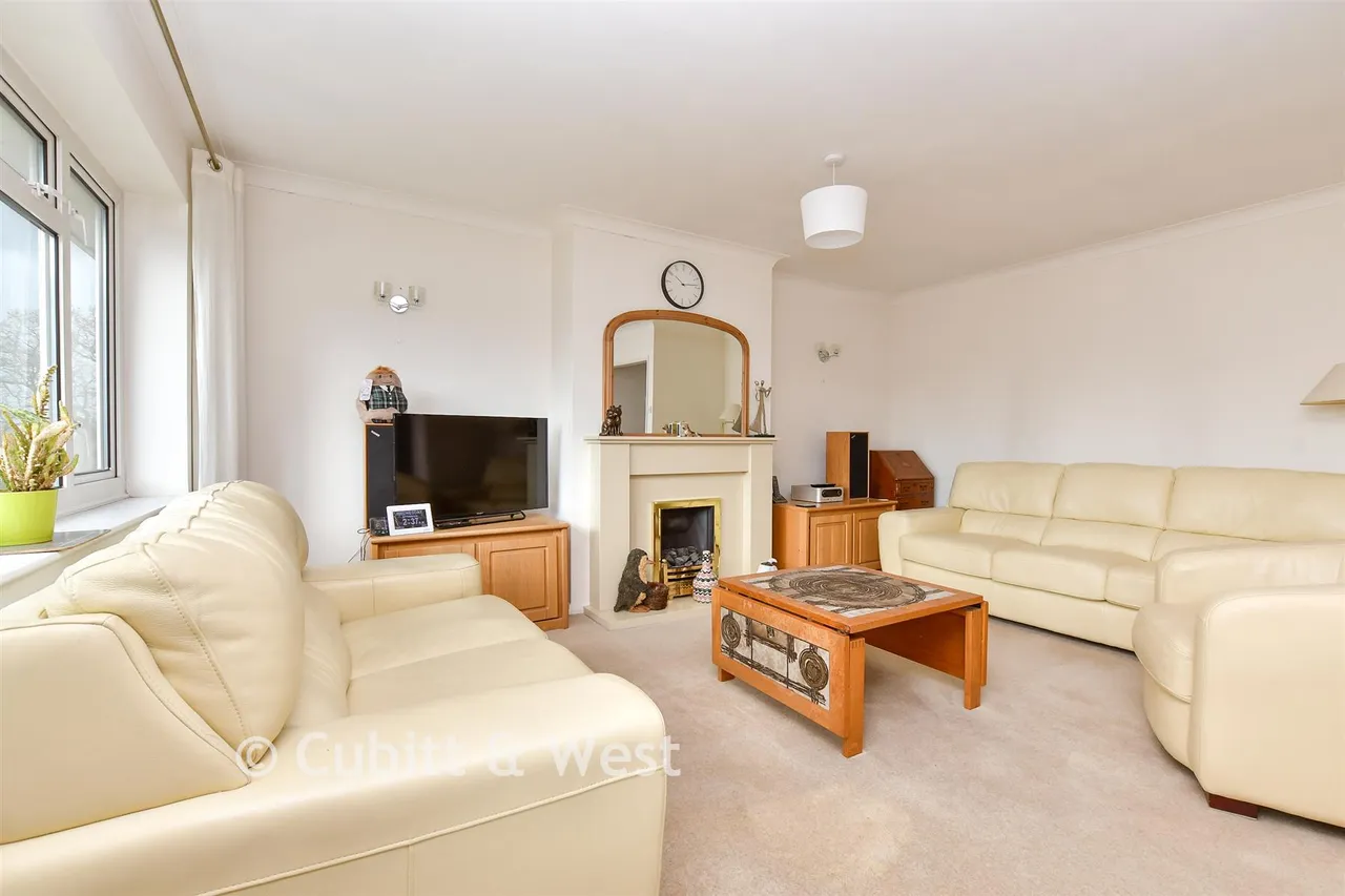 Castleton Close, Banstead, SM7, photo 5