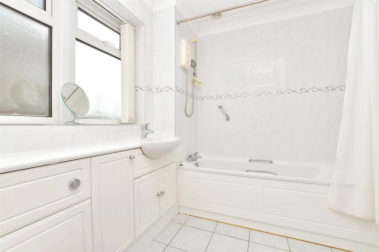 Castleton Close, Banstead, SM7, photo 8