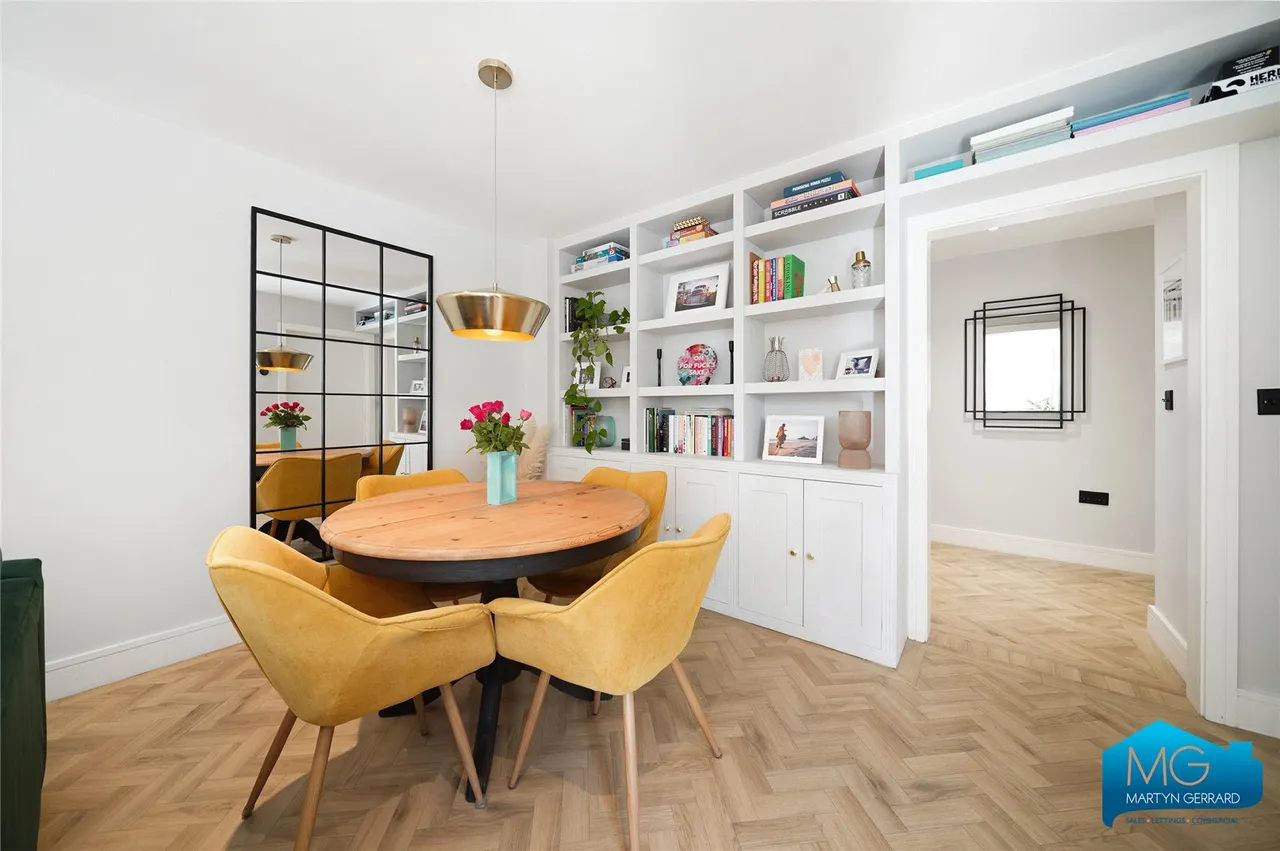 Henrietta Gardens, London, N21, photo 6