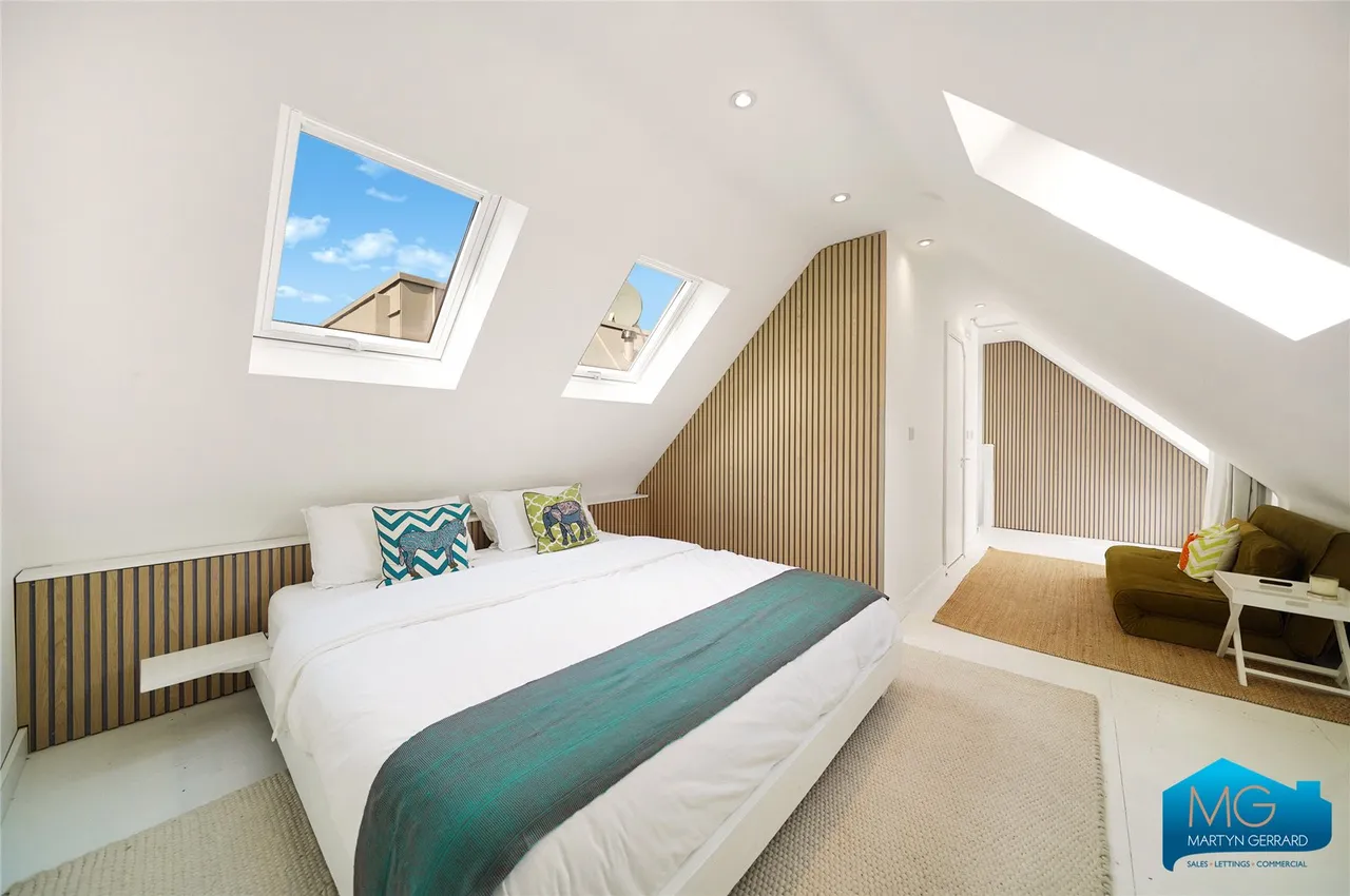 Henrietta Gardens, London, N21, photo 14