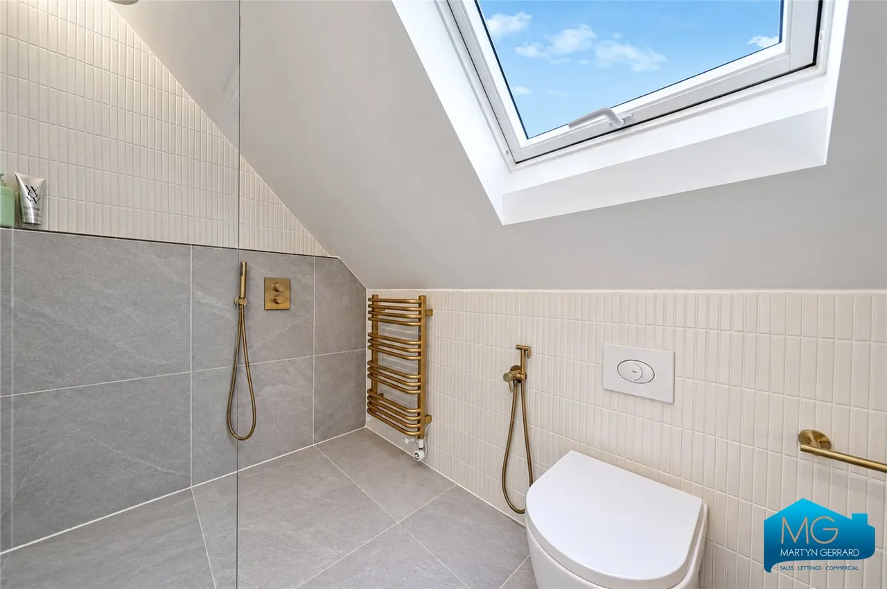 Henrietta Gardens, London, N21, photo 16