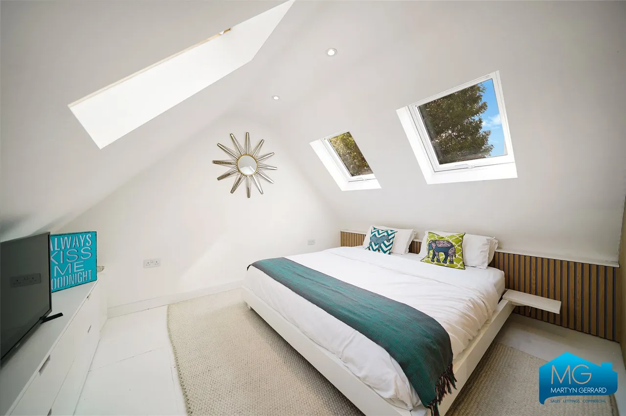 Henrietta Gardens, London, N21, photo 13