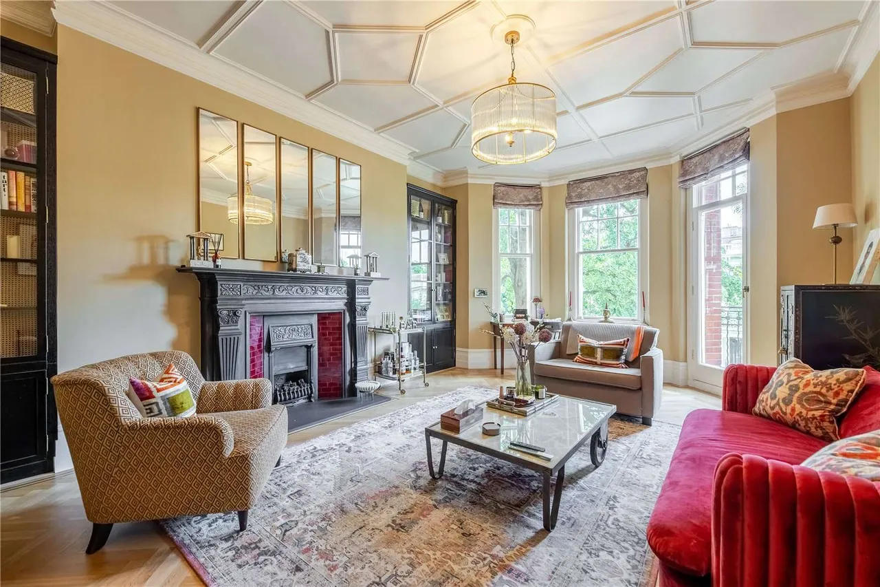 2 bed flat for sale — Oakwood Court, London, W14 8JF