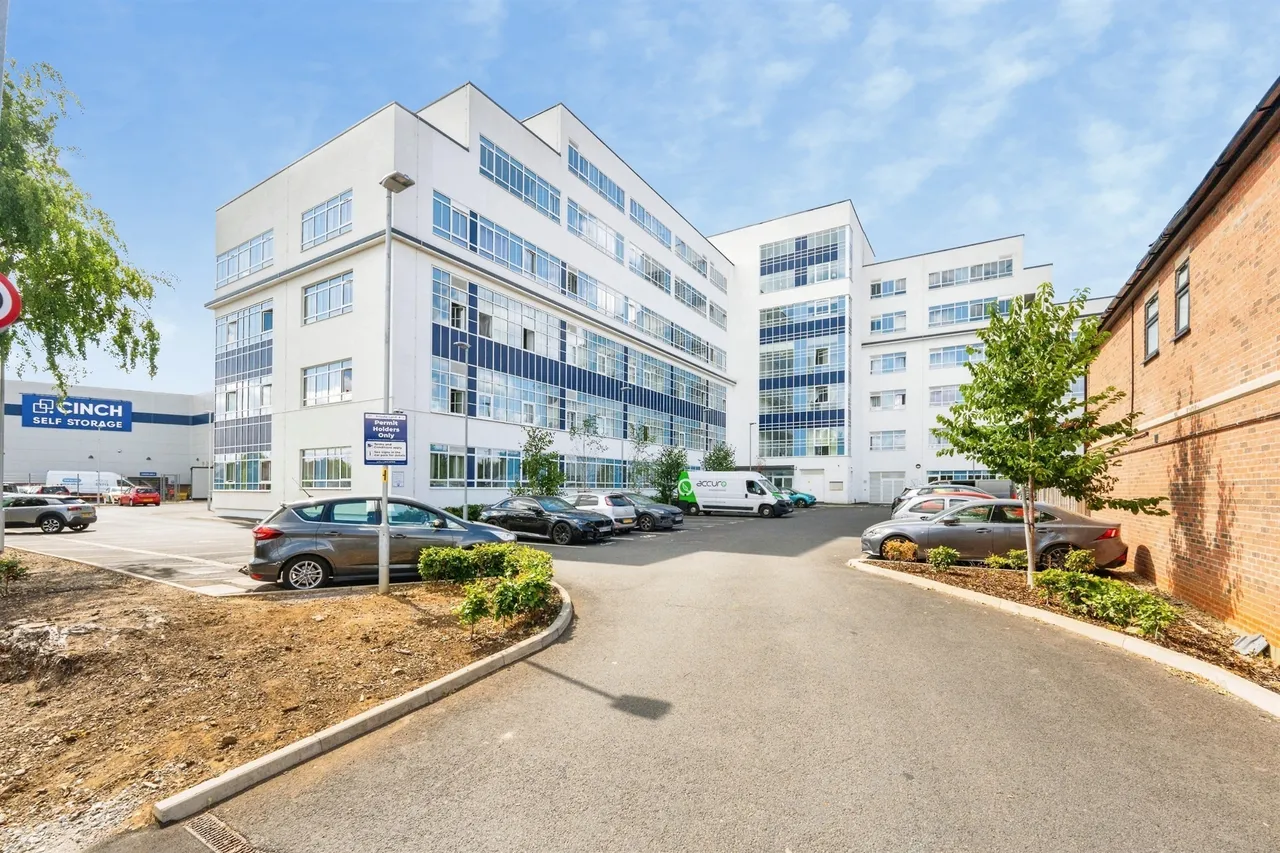 Cherry Tree Road, Watford, WD24, photo 9