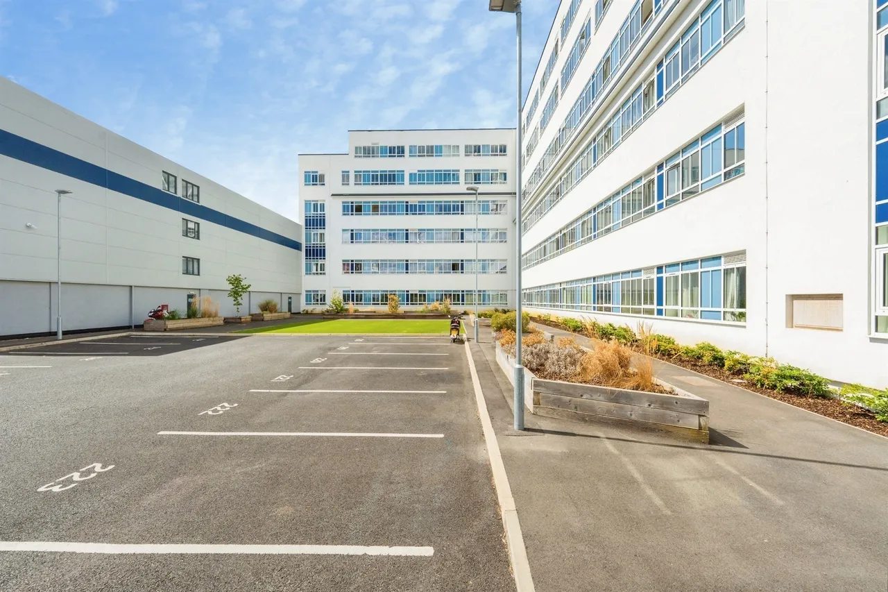 Cherry Tree Road, Watford, WD24, photo 8