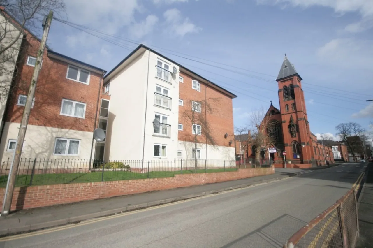 2 bed flat to rent, St Mary`s Street, CW1
