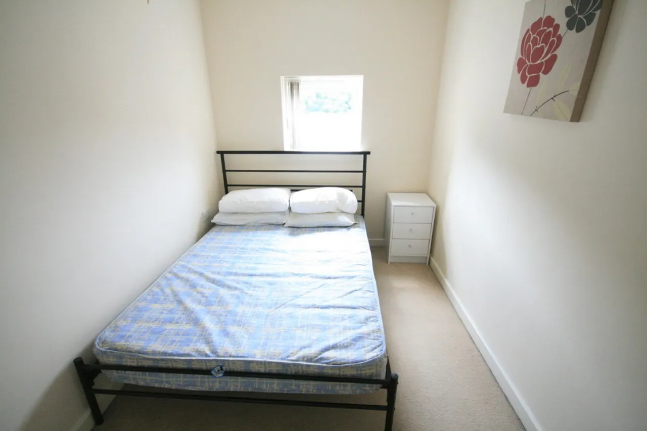 St Mary`s Street, CW1, photo 6