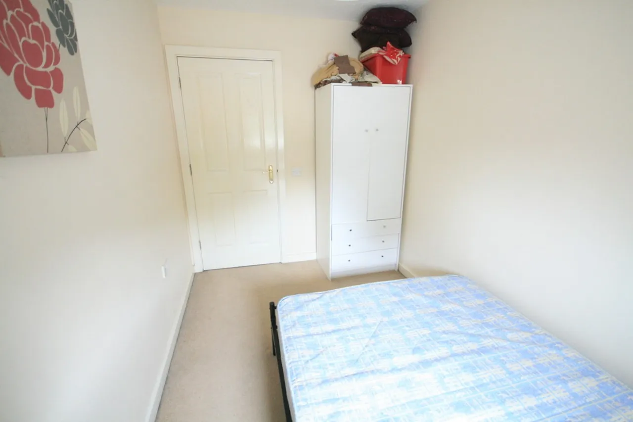St Mary`s Street, CW1, photo 7