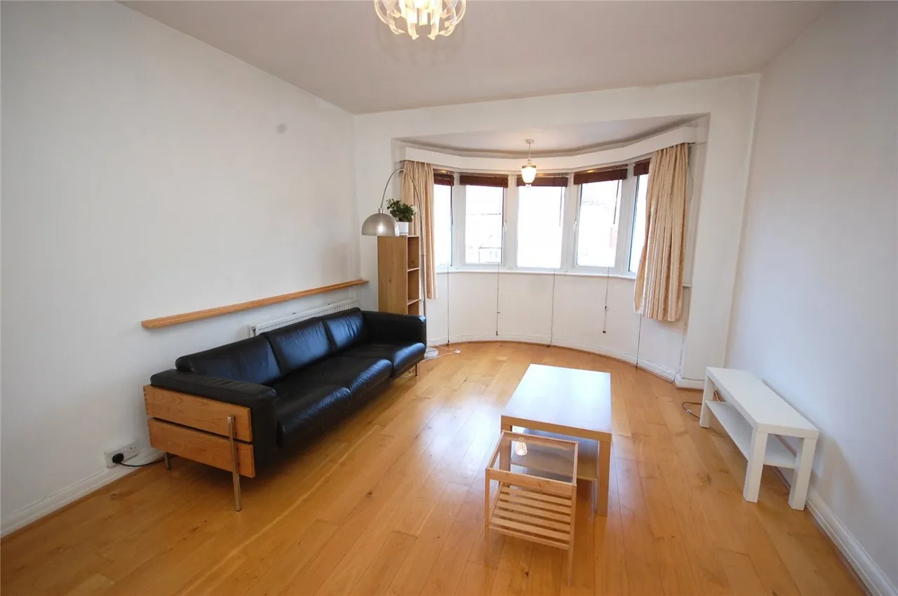 Highcroft Gardens, Golders Green, NW11, photo 2
