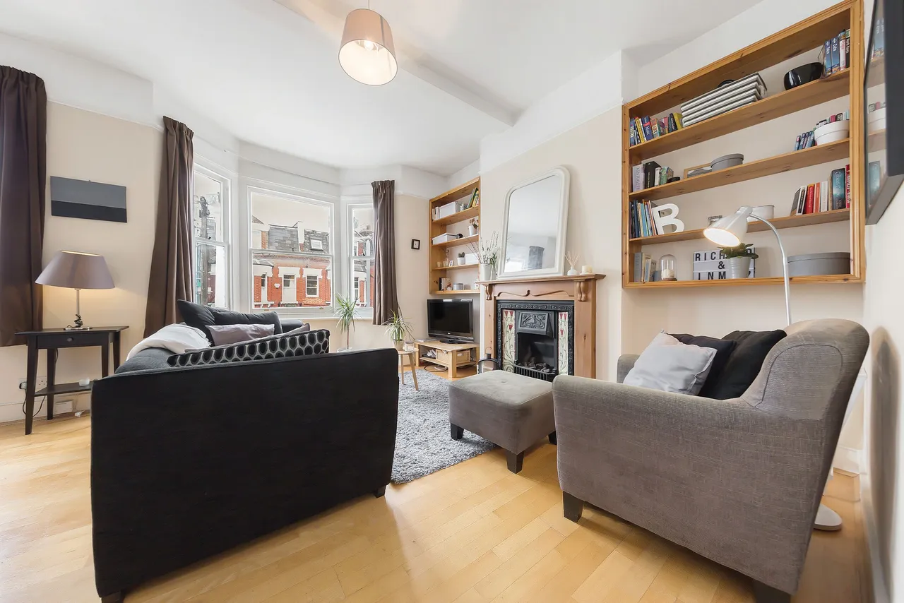 1 bed flat to rent — First Floor, 69 Norroy Road, London