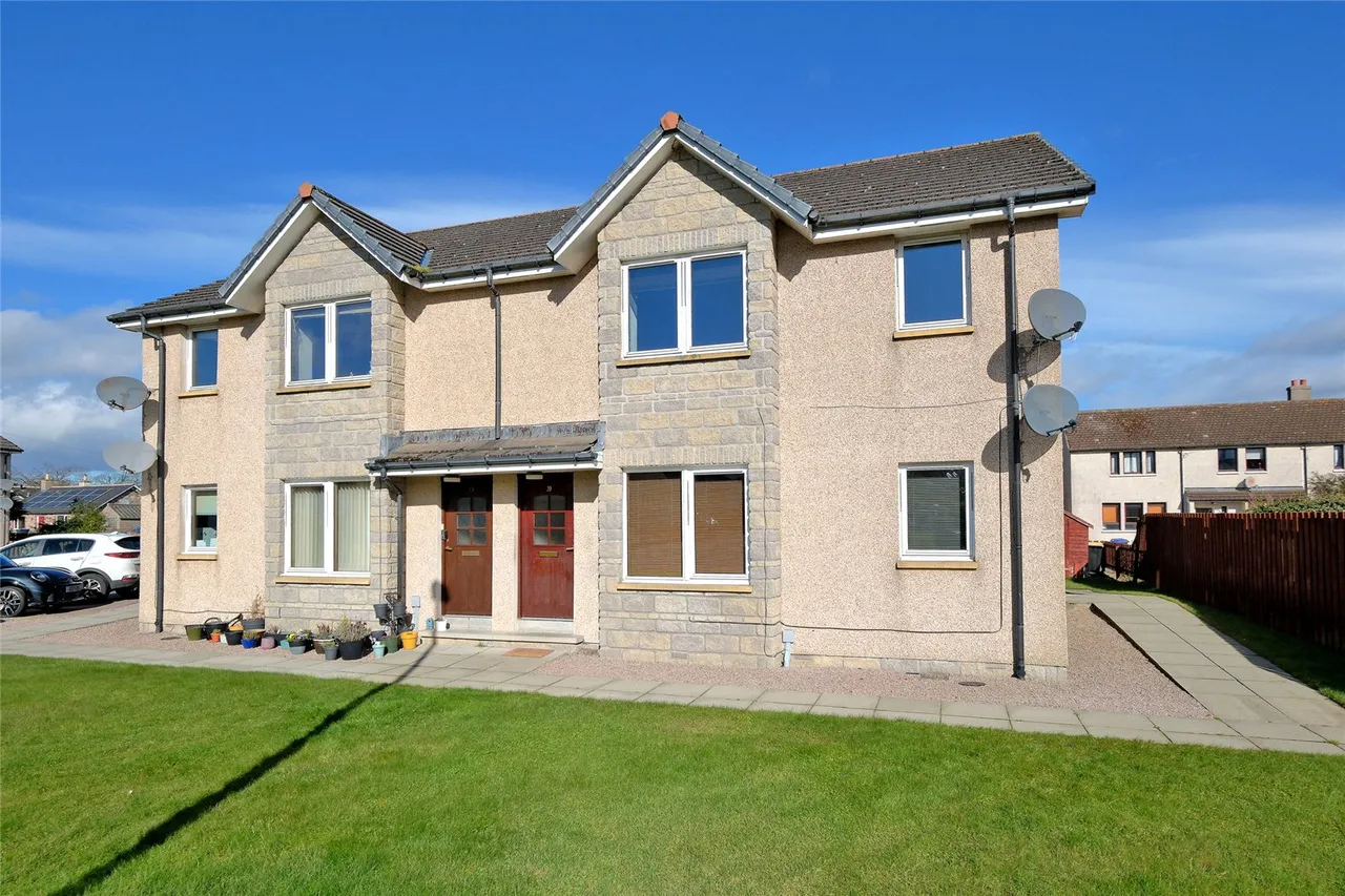 2 bed flat for sale, Edmondside, Pitmedden, AB41