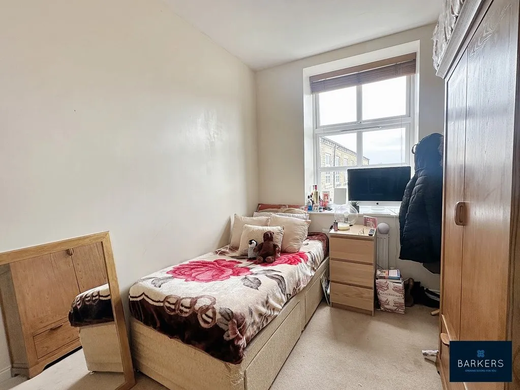 Brunswick Place, Heckmondwike WF16 0LE, photo 13