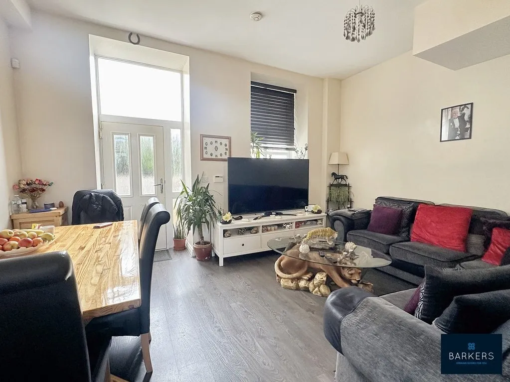 Brunswick Place, Heckmondwike WF16 0LE, photo 7