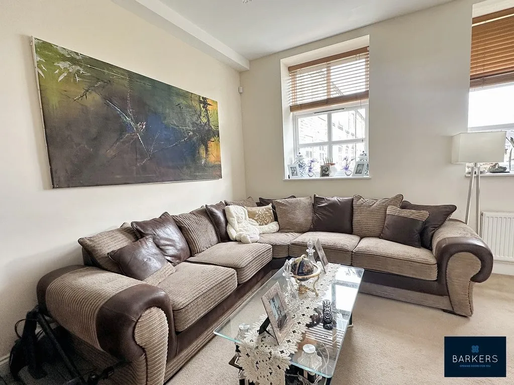 Brunswick Place, Heckmondwike WF16 0LE, photo 6