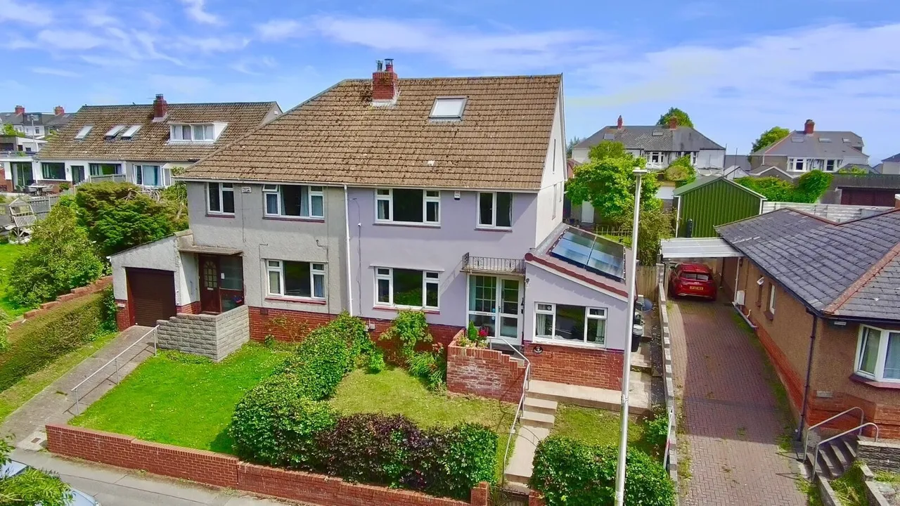4 bed house for sale, Claude Road West, Barry, CF62