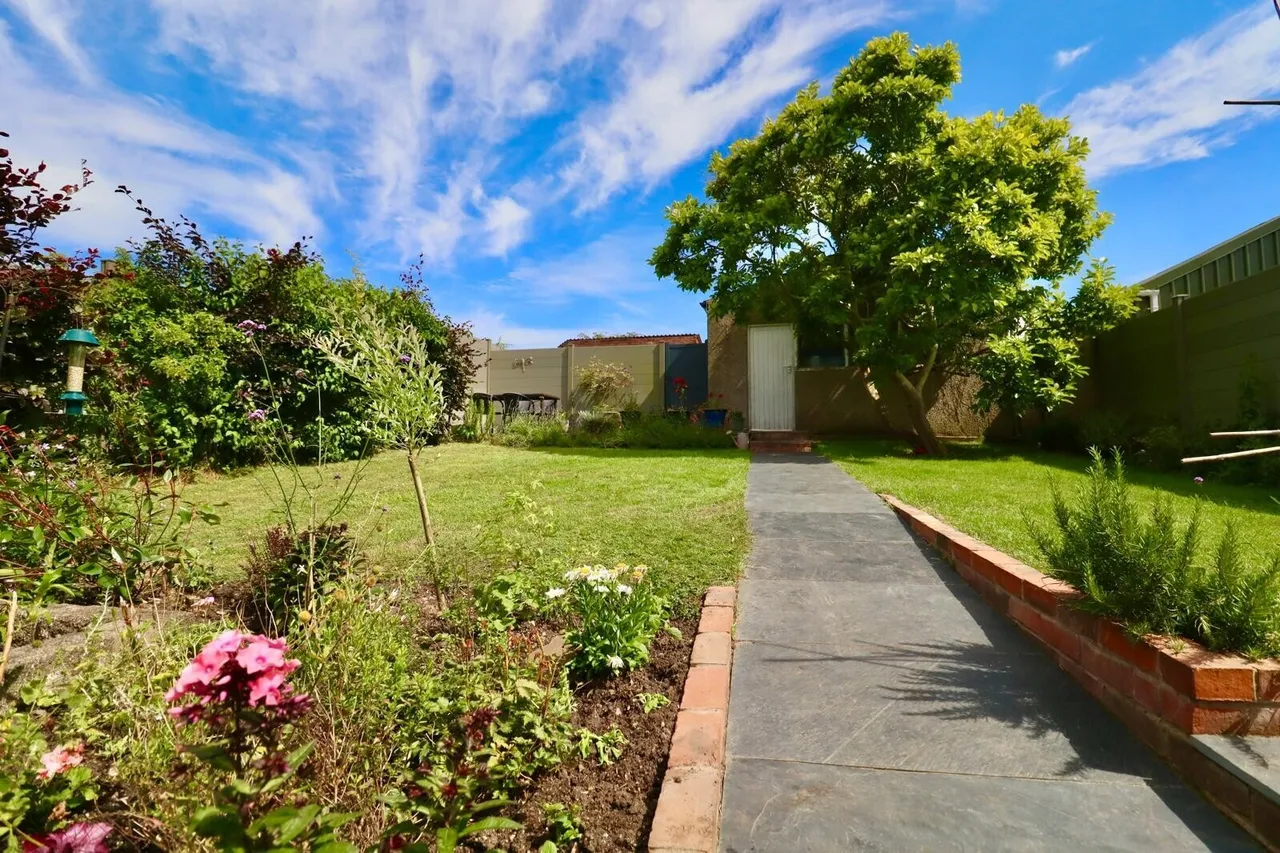 Claude Road West, Barry, CF62, photo 26