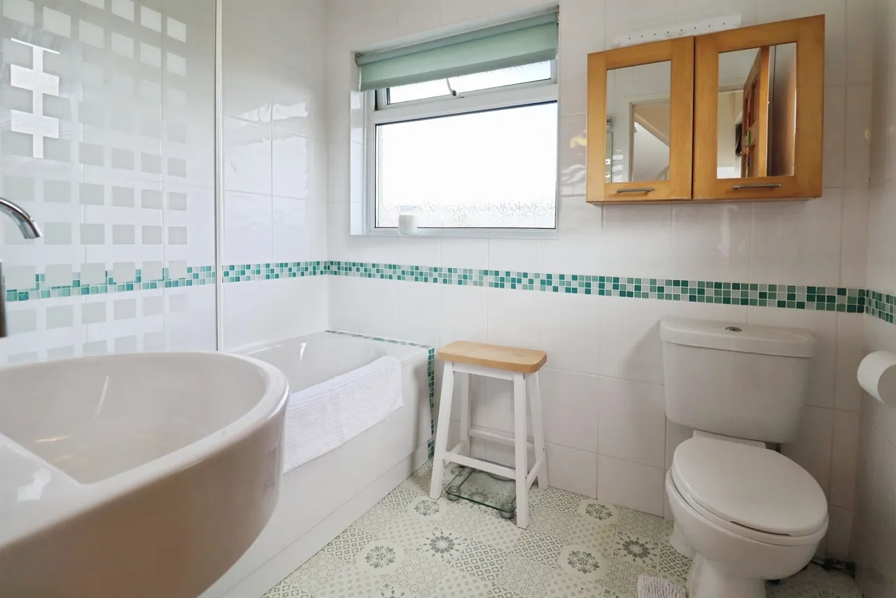 Claude Road West, Barry, CF62, photo 19