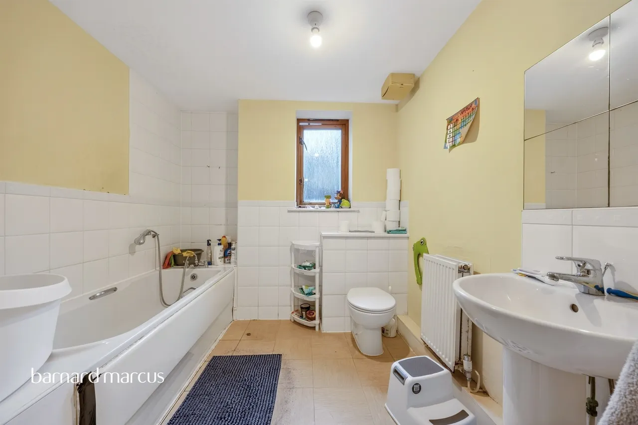 Harry Close, Croydon, photo 11