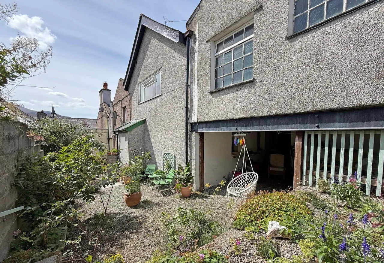 2 bed house for sale, High Street, Bethesda