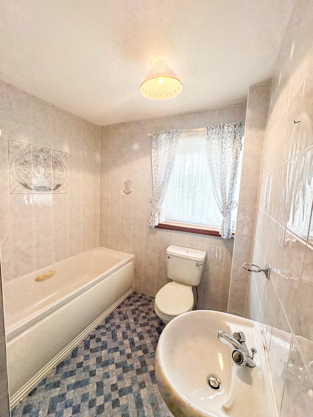 Kilwinning, KA13, photo 12