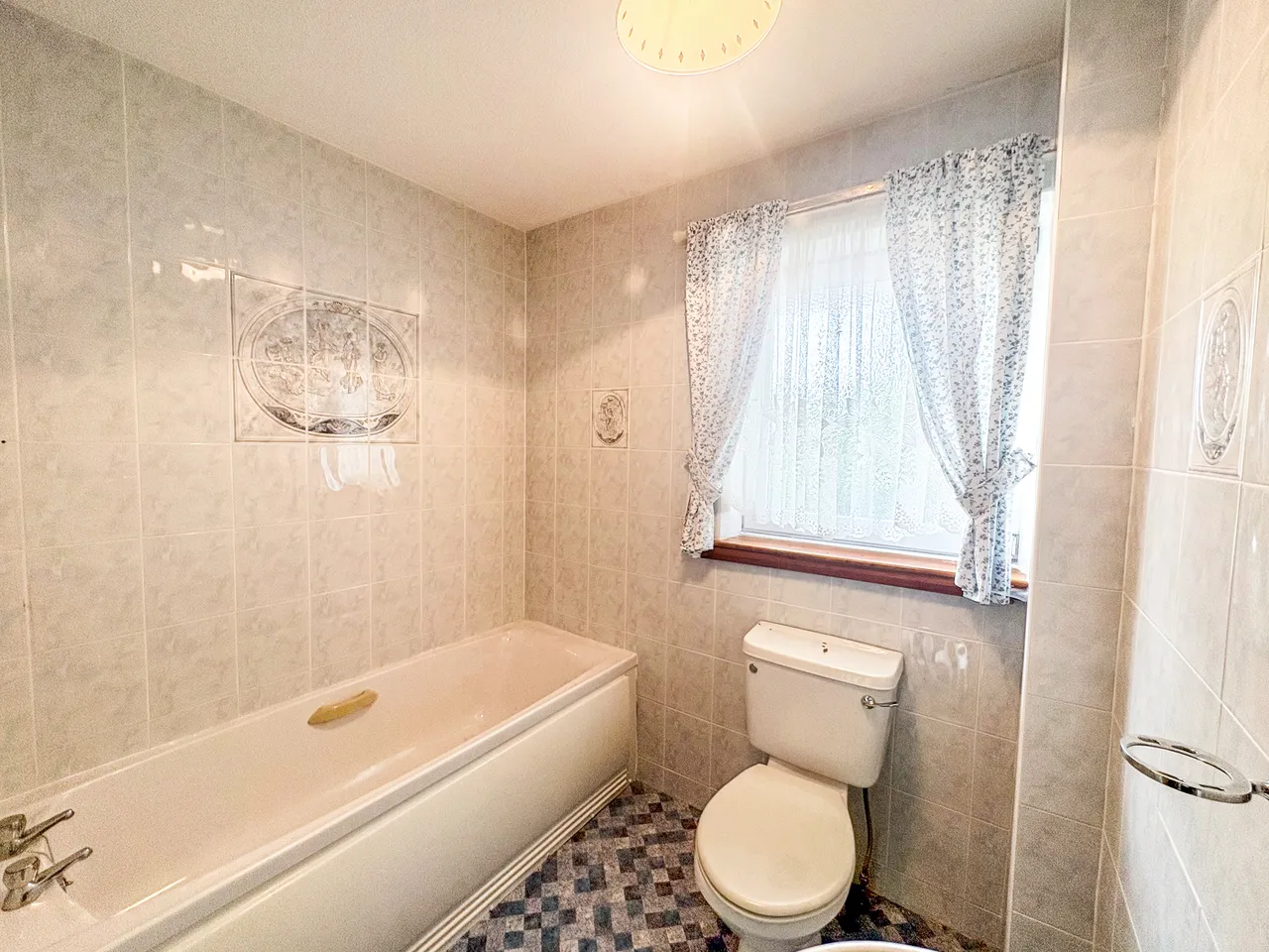 Kilwinning, KA13, photo 11