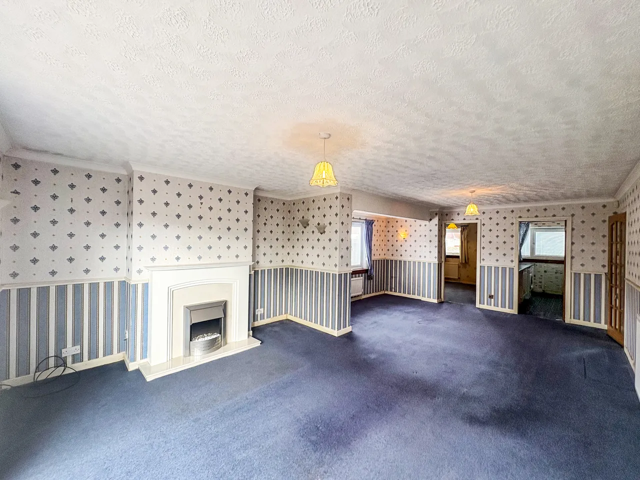 Kilwinning, KA13, photo 3
