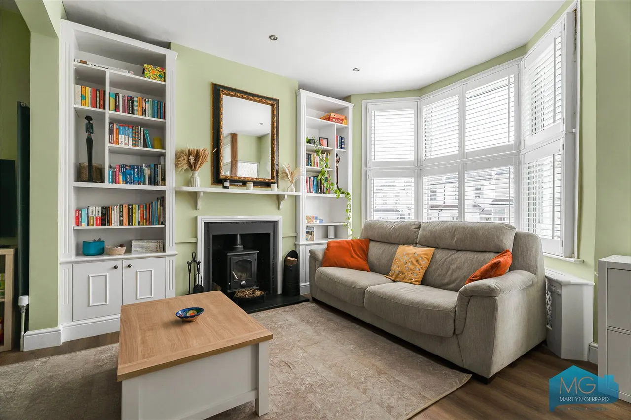 3 bed house for sale, Long Lane, London, N3