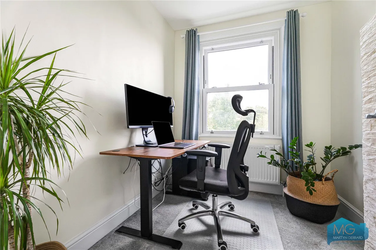 Long Lane, London, N3, photo 13