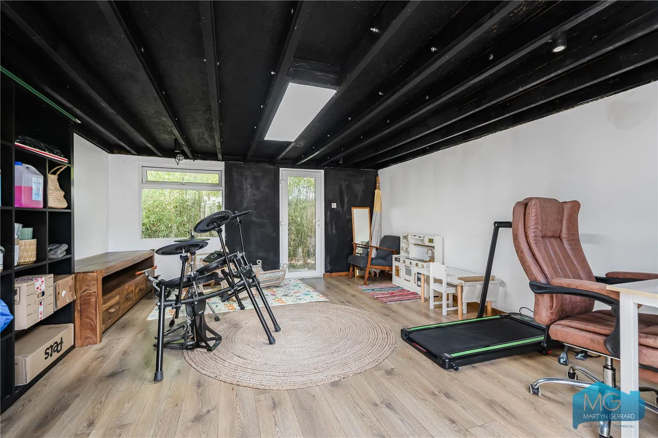 Long Lane, London, N3, photo 22