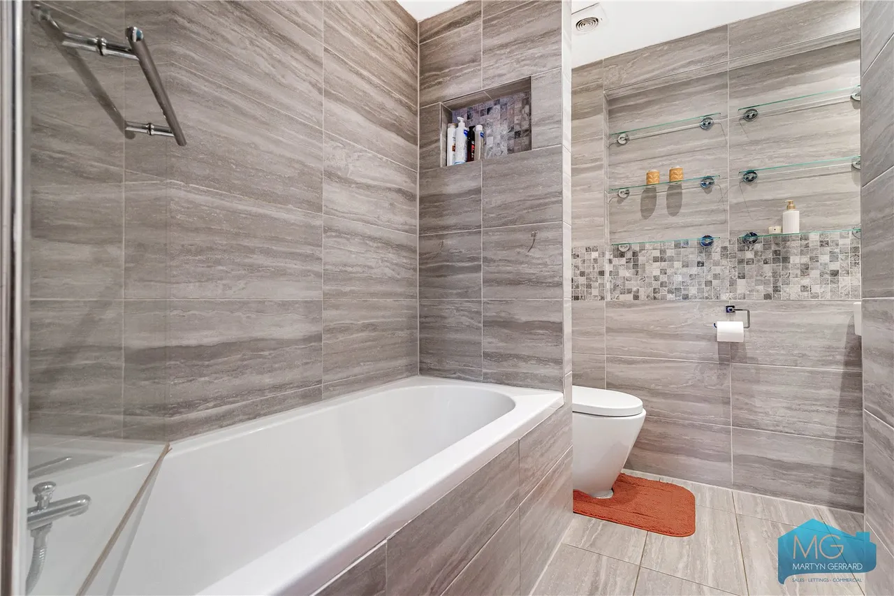 Long Lane, London, N3, photo 14