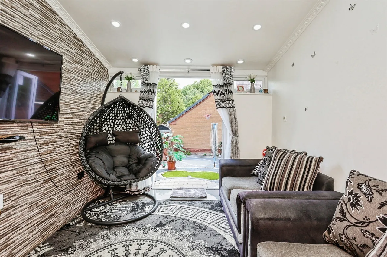 Kestrel Lane, Hamilton, Leicester, photo 2