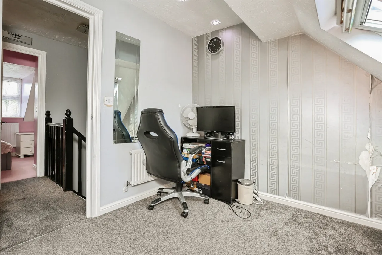 Kestrel Lane, Hamilton, Leicester, photo 11