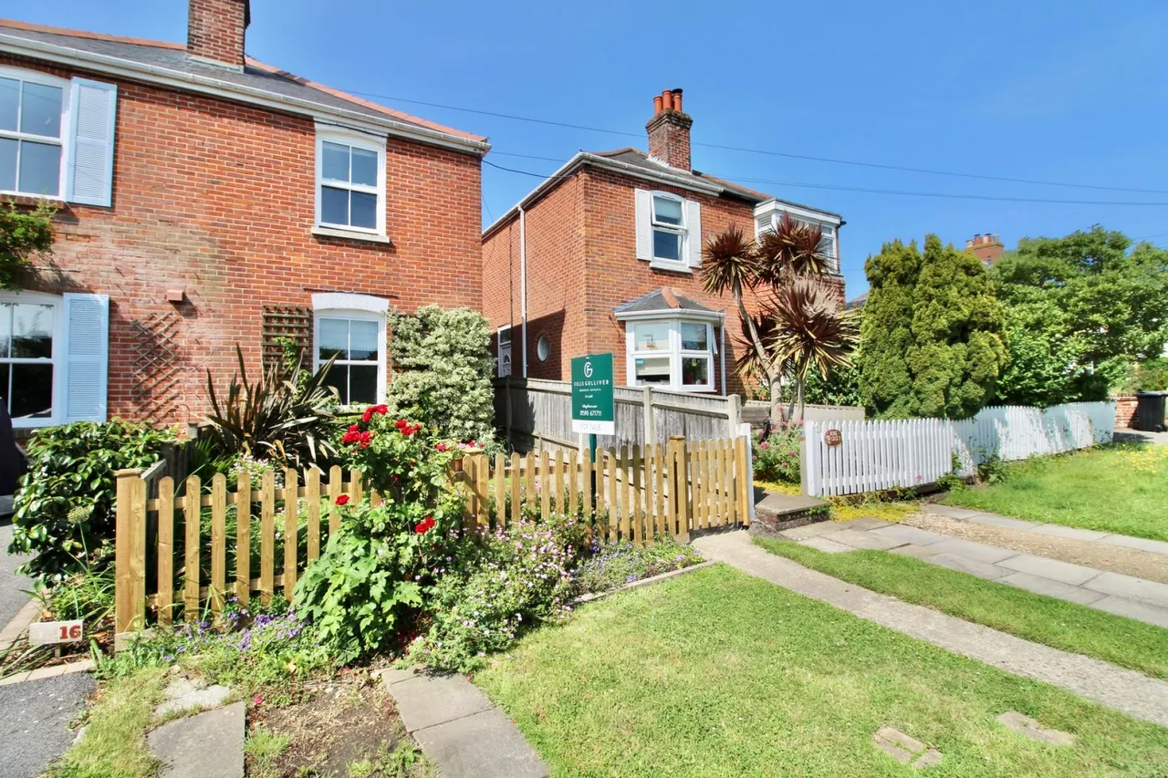2 bed house for sale, Broad Lane, Lymington, SO41