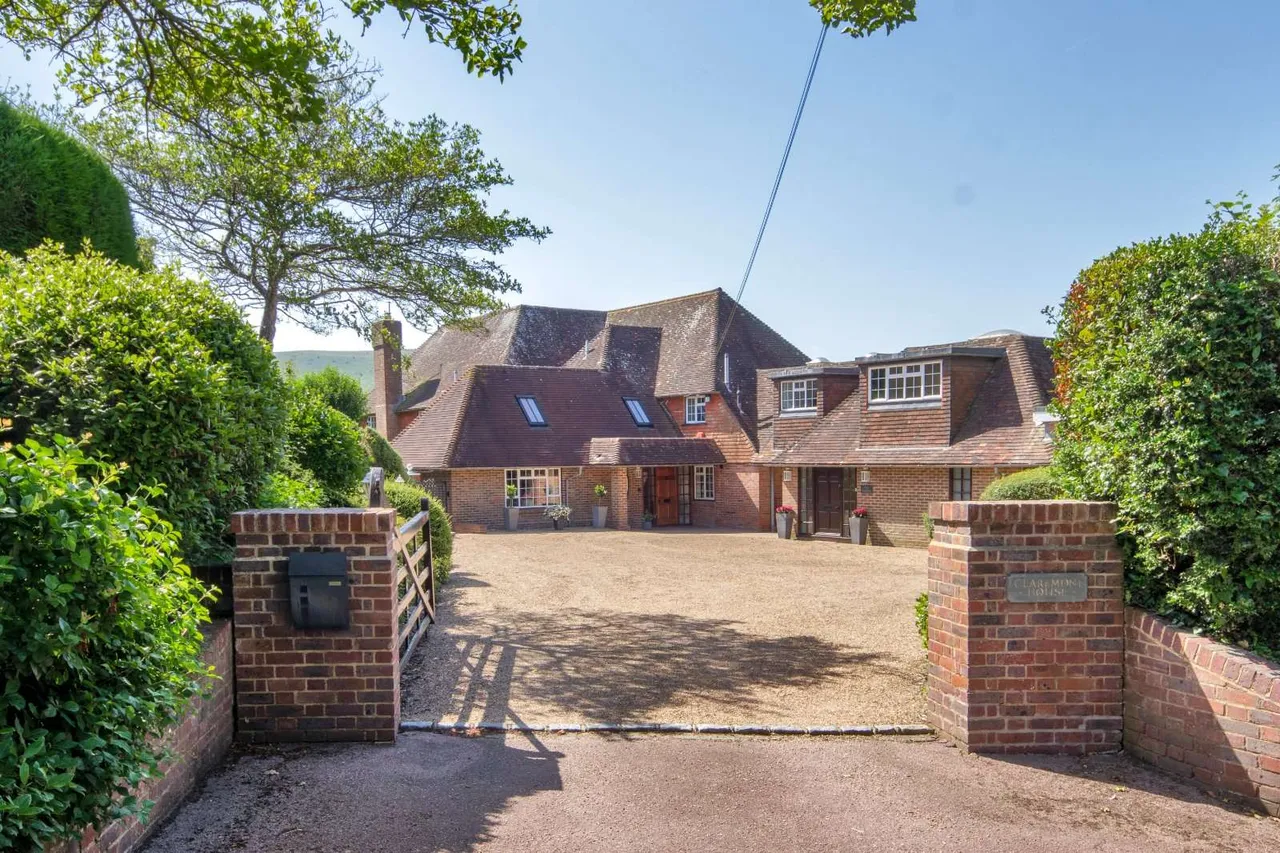 6 bed house for sale — Milton Street, Polegate, East Sussex, BN26 5RP