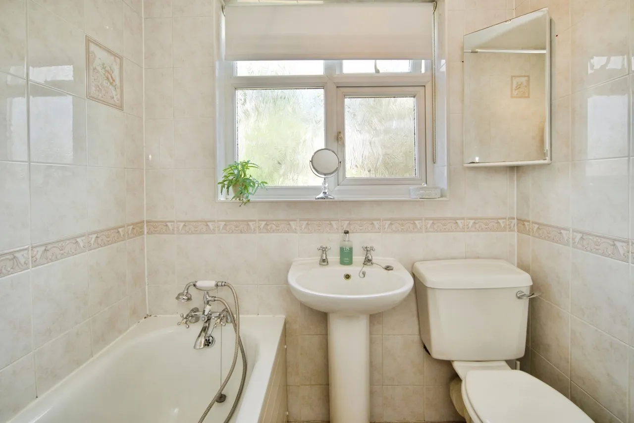 Riversdale Road, Romford, RM5, photo 11