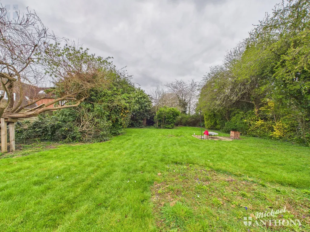 Wendover Road, Stoke Mandeville, Aylesbury, HP22 5TD, photo 24