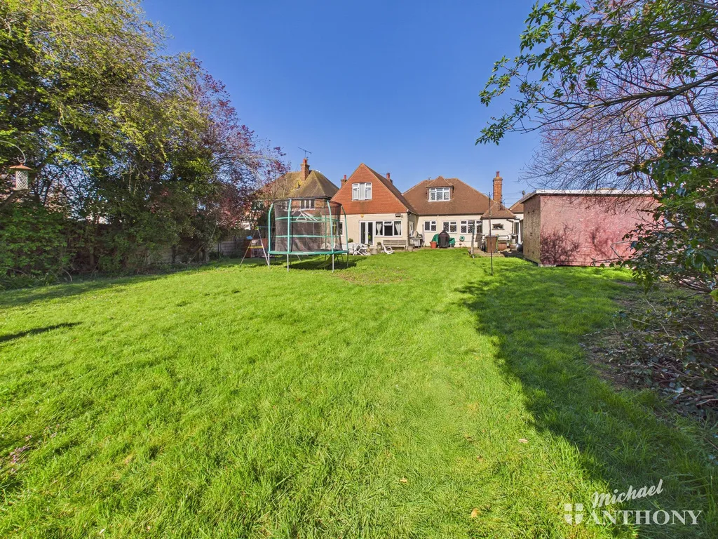 Wendover Road, Stoke Mandeville, Aylesbury, HP22 5TD, photo 33