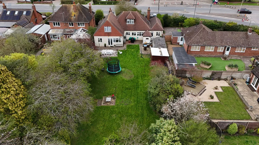 5 bed house for sale — Wendover Road, Stoke Mandeville, Aylesbury, HP22 5TD