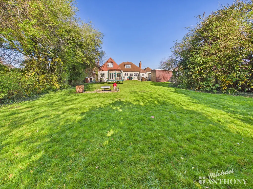 Wendover Road, Stoke Mandeville, Aylesbury, HP22 5TD, photo 32